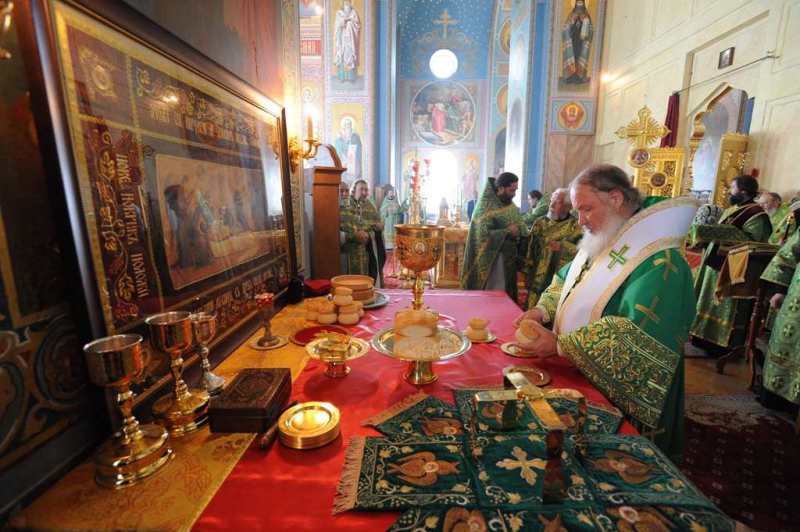 Это важный праздник для всей нашей Церкви, потому что Валаамский монастырь имеет значение для всей исторической Руси - от северного моря до южного, от самых западных границ нашего исторического Отечества до границ восточных.