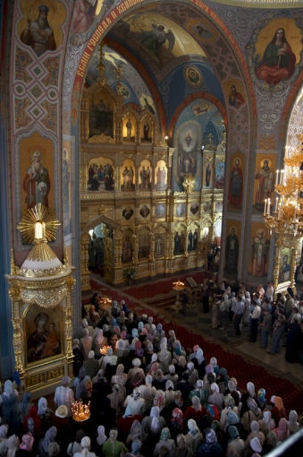 В верхнем храме