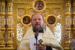 Слава Преображения приходила к Плоти Господа Иисуса Христа не снаружи, а изнутри, из Пребожественного Божества Бога Слова