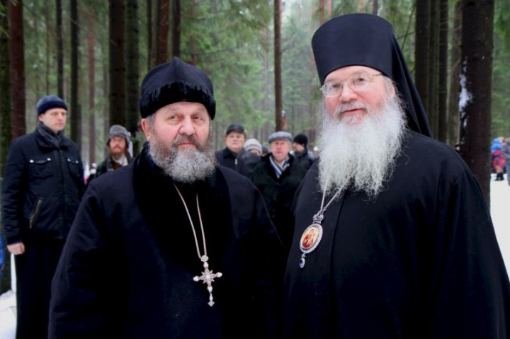 Епископ Троицкий Панкратий и митрофорный протоиерей Владимир Сорокин, настоятель Санкт-Петербургского Князь-Владимирского собора, председатель Комиссии по канонизации святых Санкт-Петербургской епархии