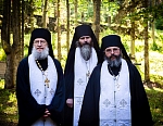 Слева направо: иеромонах Савва, иеромонах Антипа, иеромонах Никон