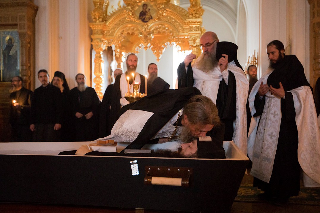 Прощание с погибшим послушником Андреем в храме преподобных Сергия и Германа Валаамских