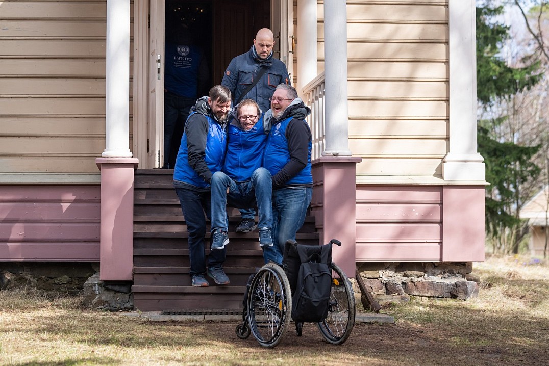 В совместных трудах по сопровождению нашего особенного брата Григория, которые передвигается только на инвалидной коляске.