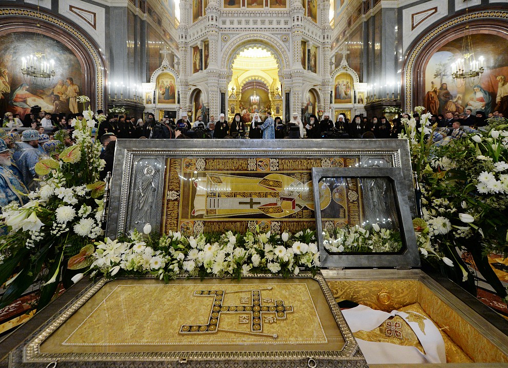 Торжественное богослужение в Храме Христа Спасителя в день 100-летия интронизации святителя Тихона, Патриарха Московского. Фото: Олег Варов.