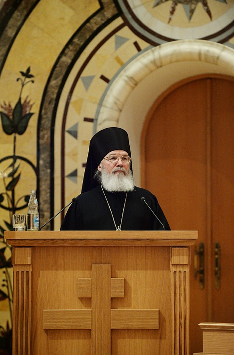 Епископ Троицкий Панкратий, председатель Синодальной комиссии по канонизации святых, выступил с докладом по вопросу общецерковного прославления ряда местночтимых святых.