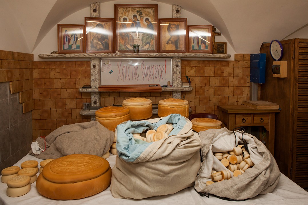 Просфорня на Валааме полностью обеспечивает богослужебными просфорами храмы центральной усадьбы и скитские храмы монастыря.