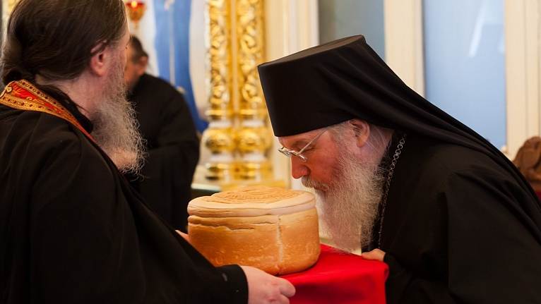 Артос. Правила обращения с великой святыней