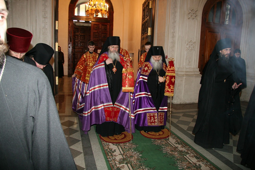 Божественная литургия. Крестовоздвиженский собор. Верхотурский Свято-Николаевский мужской монастырь.