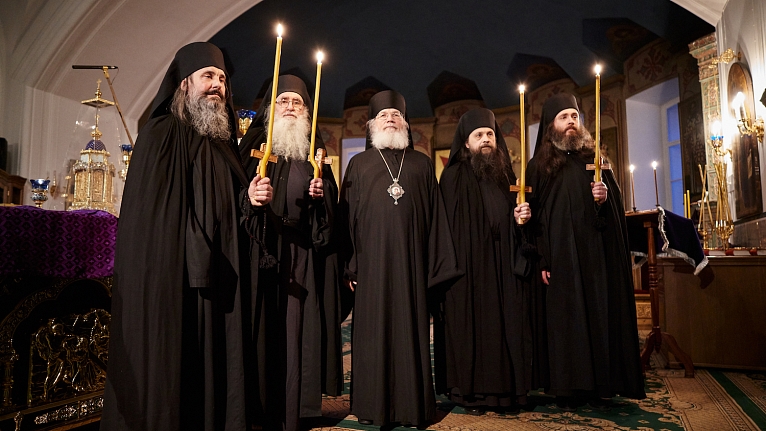 Монашеские постриги в неделю Крестопоклонную Великого Поста 2019 года