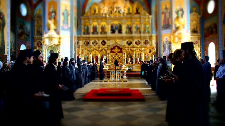 Усилим молитвы о мире в земле Украинской и братских народах наших