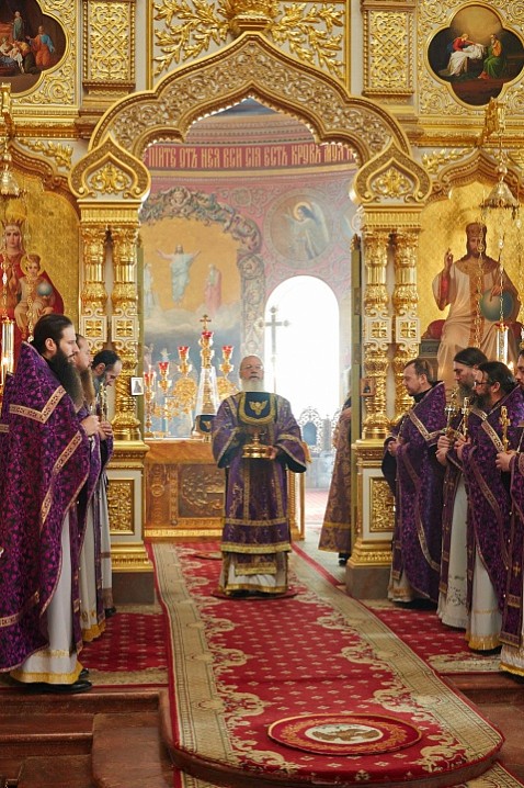 Великий вход на Божественной литургии