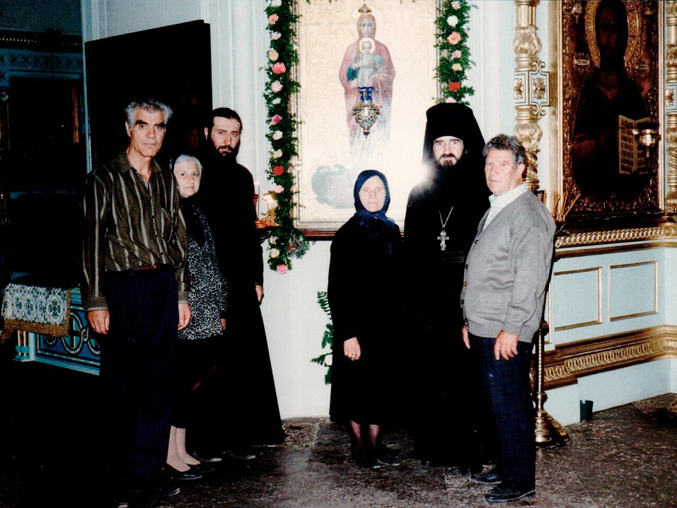 Родители о. Мефодия и о. Наума приехали из Македонии на прославление иконы Валаамской Божией Матери, 1997 год.