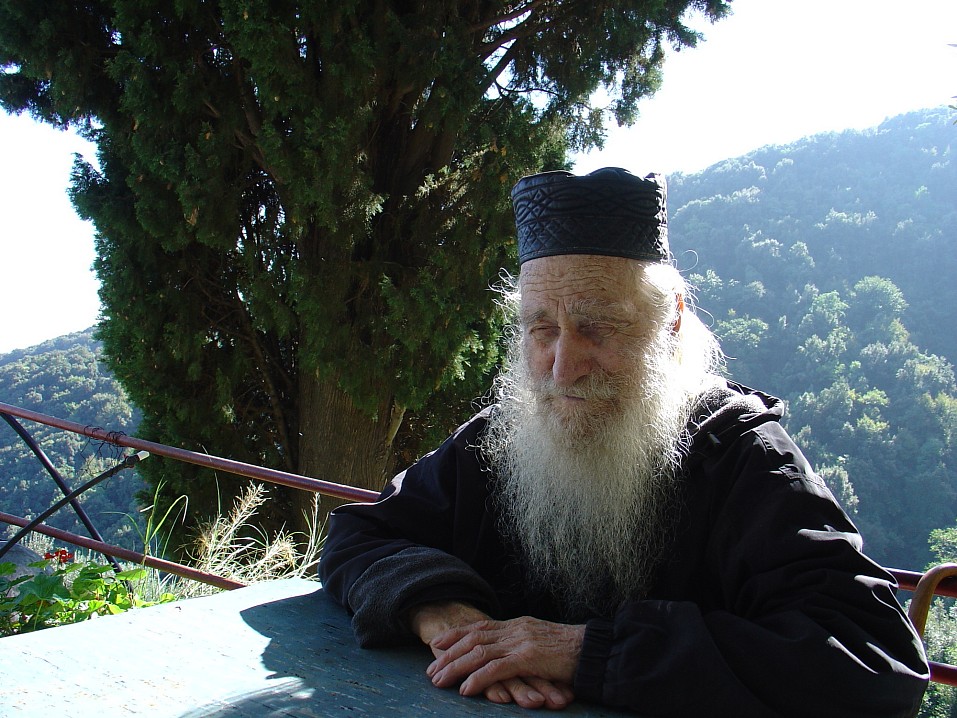 Старец Дионисий 93 года, на Афоне с 20-х годов.