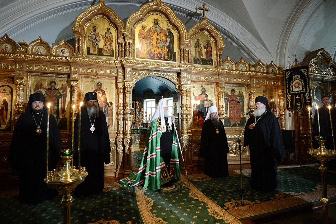 И сегодня сохранение Валаама в его совокупности — и дальнейшее обновление внешней стороны жизни, и совершенствование духовной жизни монастыря — имеет очень большое значение для всего Отечества нашего, для всей Святой Руси.