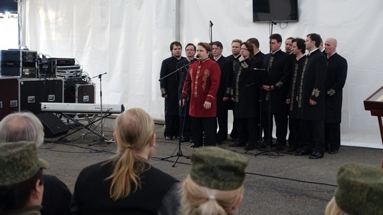 Хор выступил перед военнослужащими в Сирии