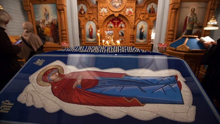 «Радуйся, Обрадованная, во Успении Твоем нас не оставляющая»