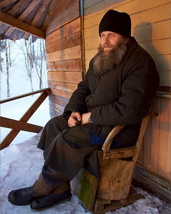 До недавнего времени монах Антоний пустынничал на Авраамиевском скиту