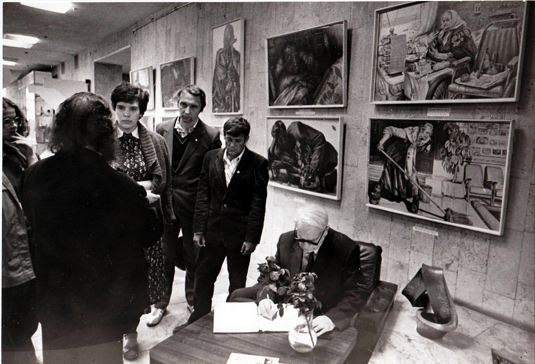 На выставке 