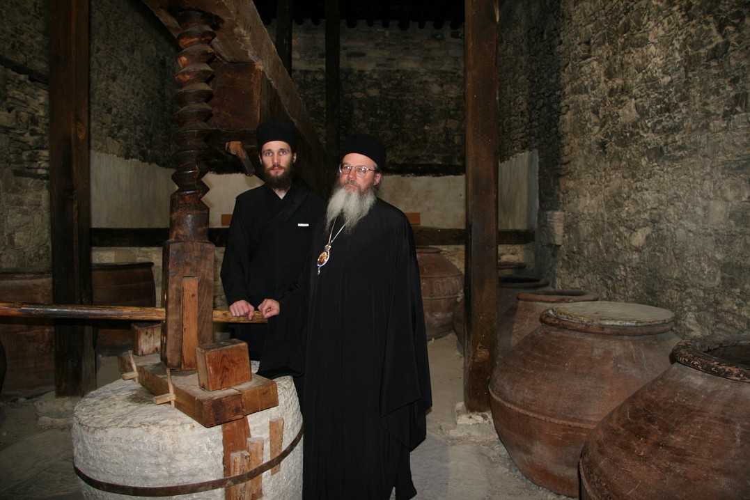 Деревня Омодос (Кипр). Средневековый пресс «Линос», который использовался для изготовления вина.