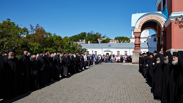 Сохраняя монашеский образ жизни, 2015