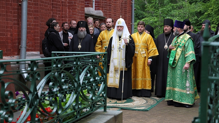 Фоторепортаж о ходе Первосвятительского визита на Валаам, в день памяти Сергия и Германа Валаамских чудотворцев, 2009